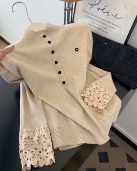 Knitted splice sleeve lace bottoming sweater for women