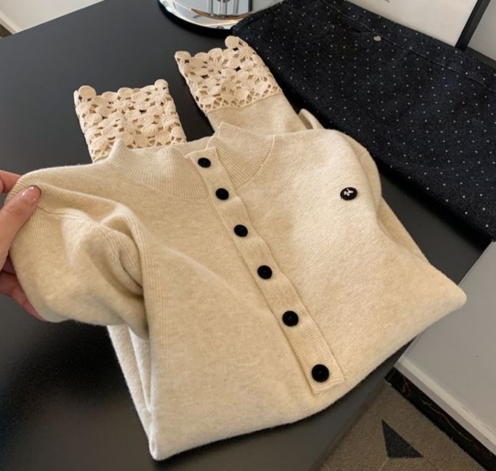 Knitted splice sleeve lace bottoming sweater for women