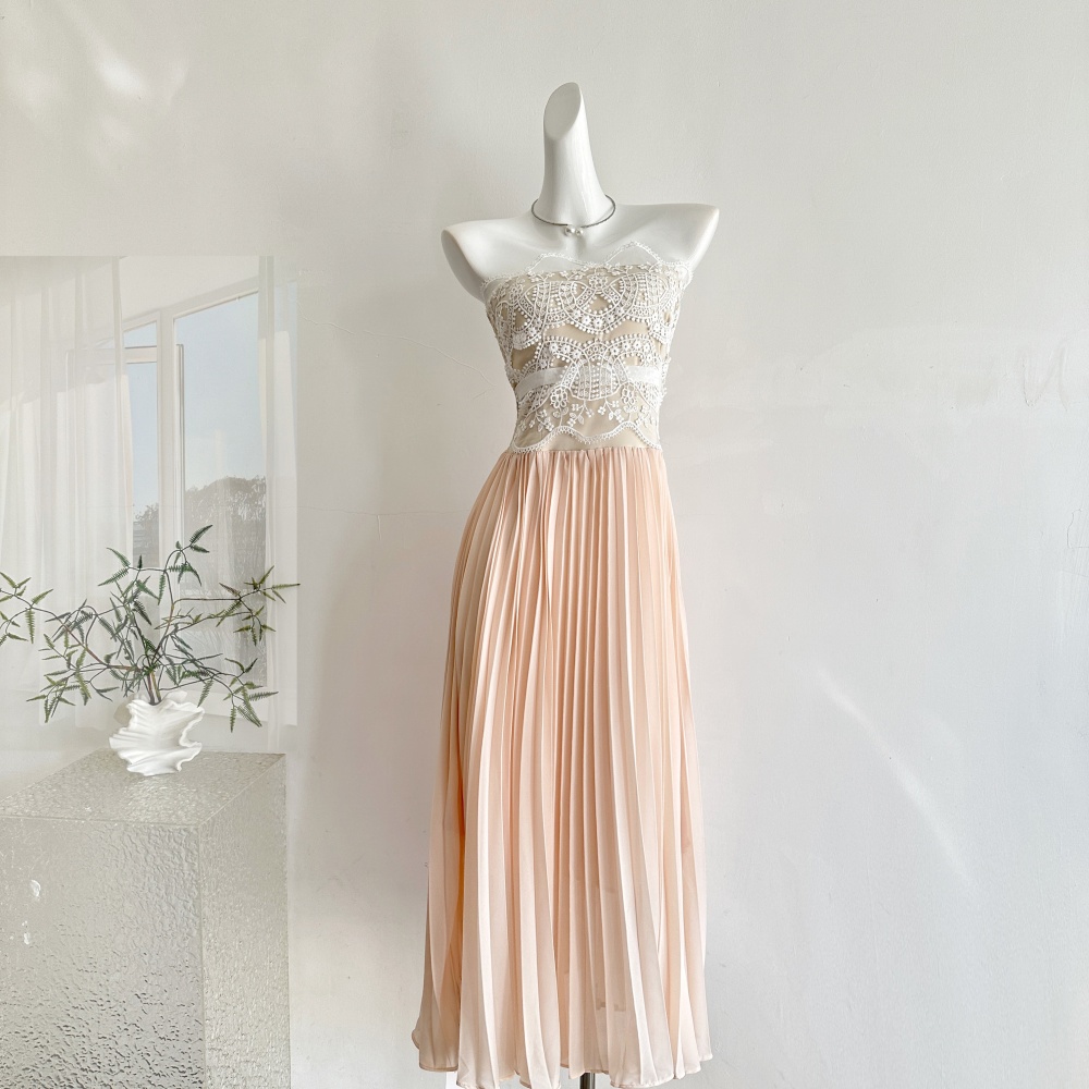 White inside the ride wrapped chest lace pleated dress