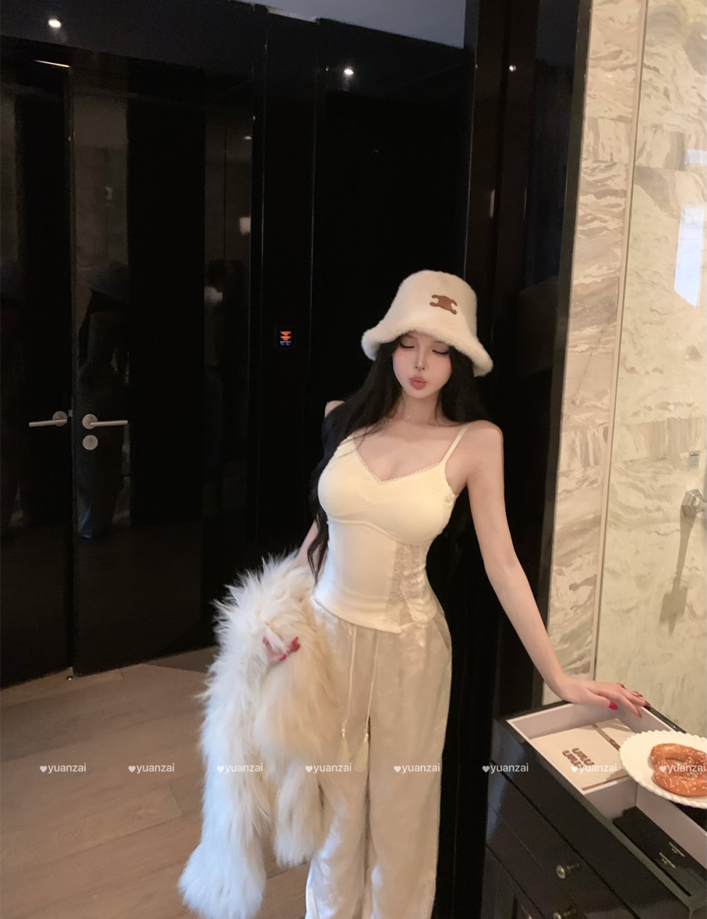 Sling spring with chest pad tops split lace vest for women