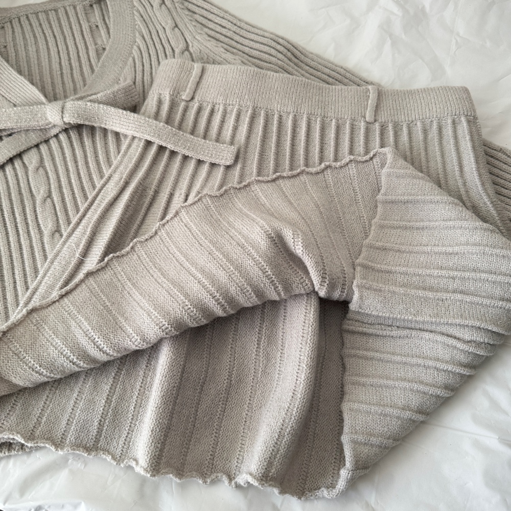 Knitted temperament tops wool short skirt a set for women