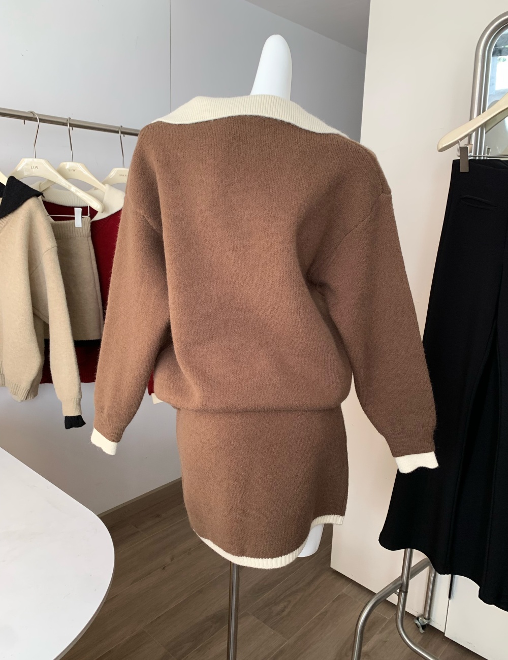 Korean style knitted sweater red short skirt a set