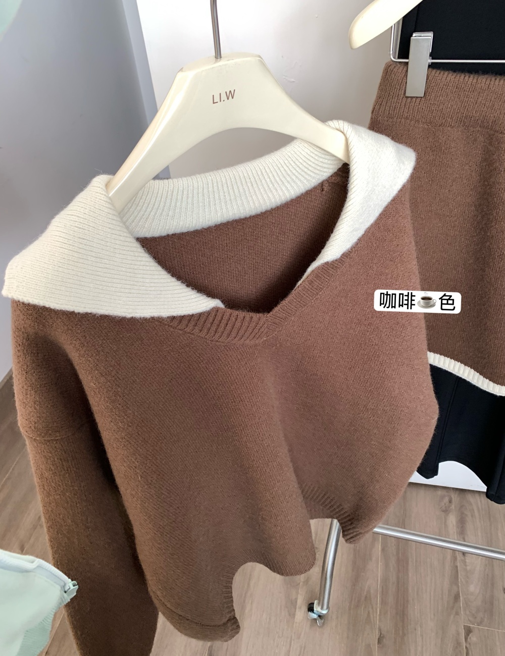 Korean style knitted sweater red short skirt a set