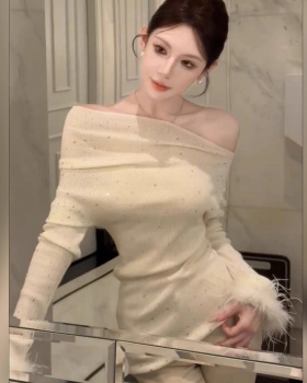 White strapless enticement elmo flat shoulder sweater