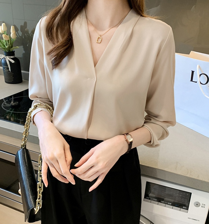 All-match tops inside the ride shirt for women