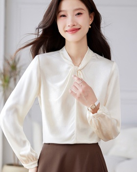 Long sleeve spring tops bottoming small shirt