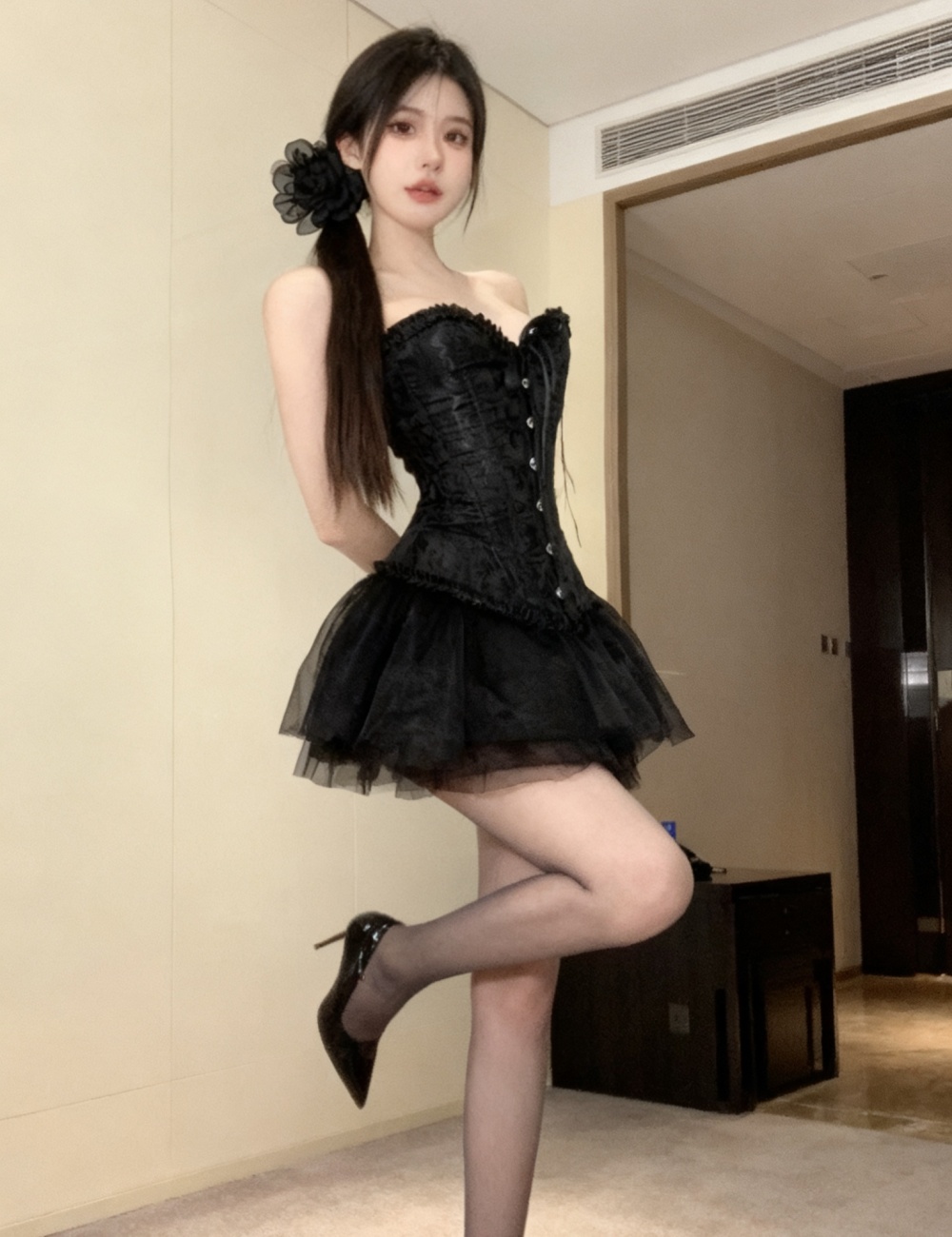 Sexy wrapped chest skirt multilayer tops a set for women