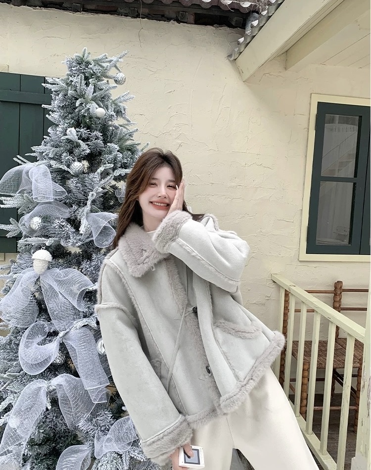 Long winter thick overcoat thermal wear lambs wool coat for women
