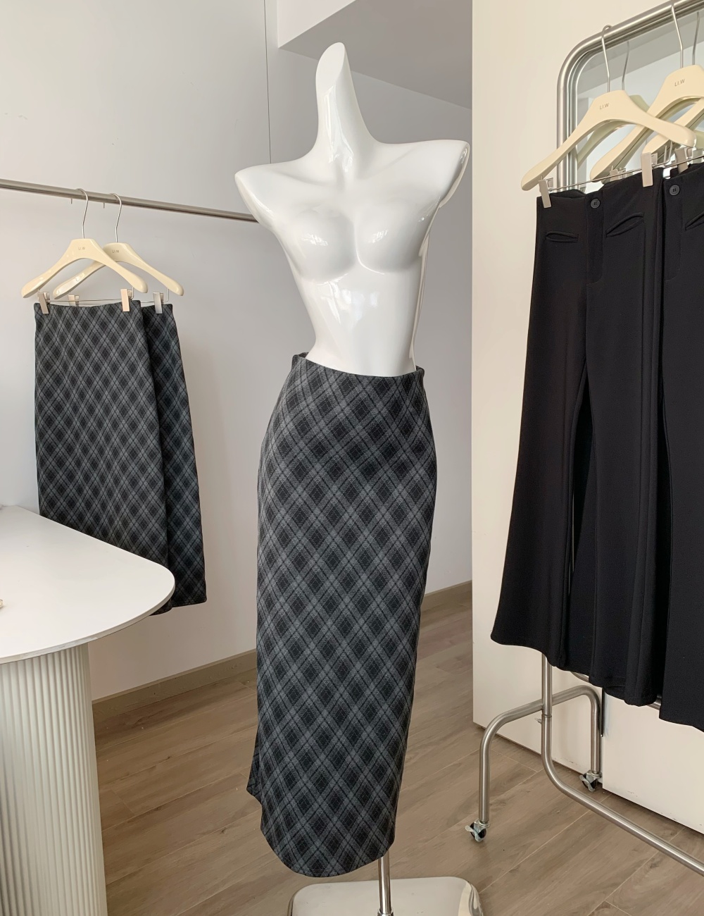 Light plaid winter temperament skirt for women