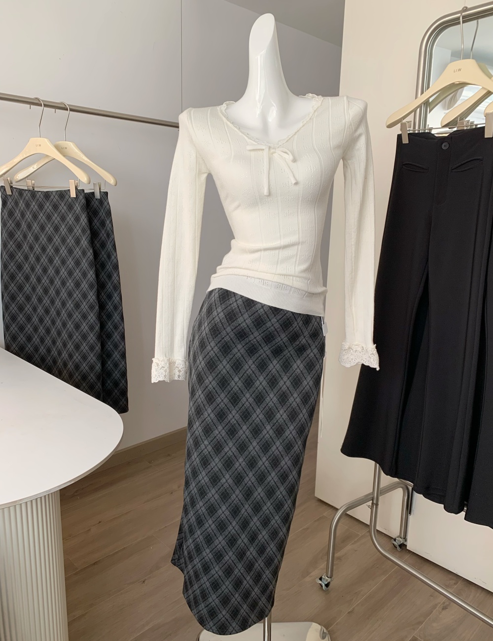 Light plaid winter temperament skirt for women