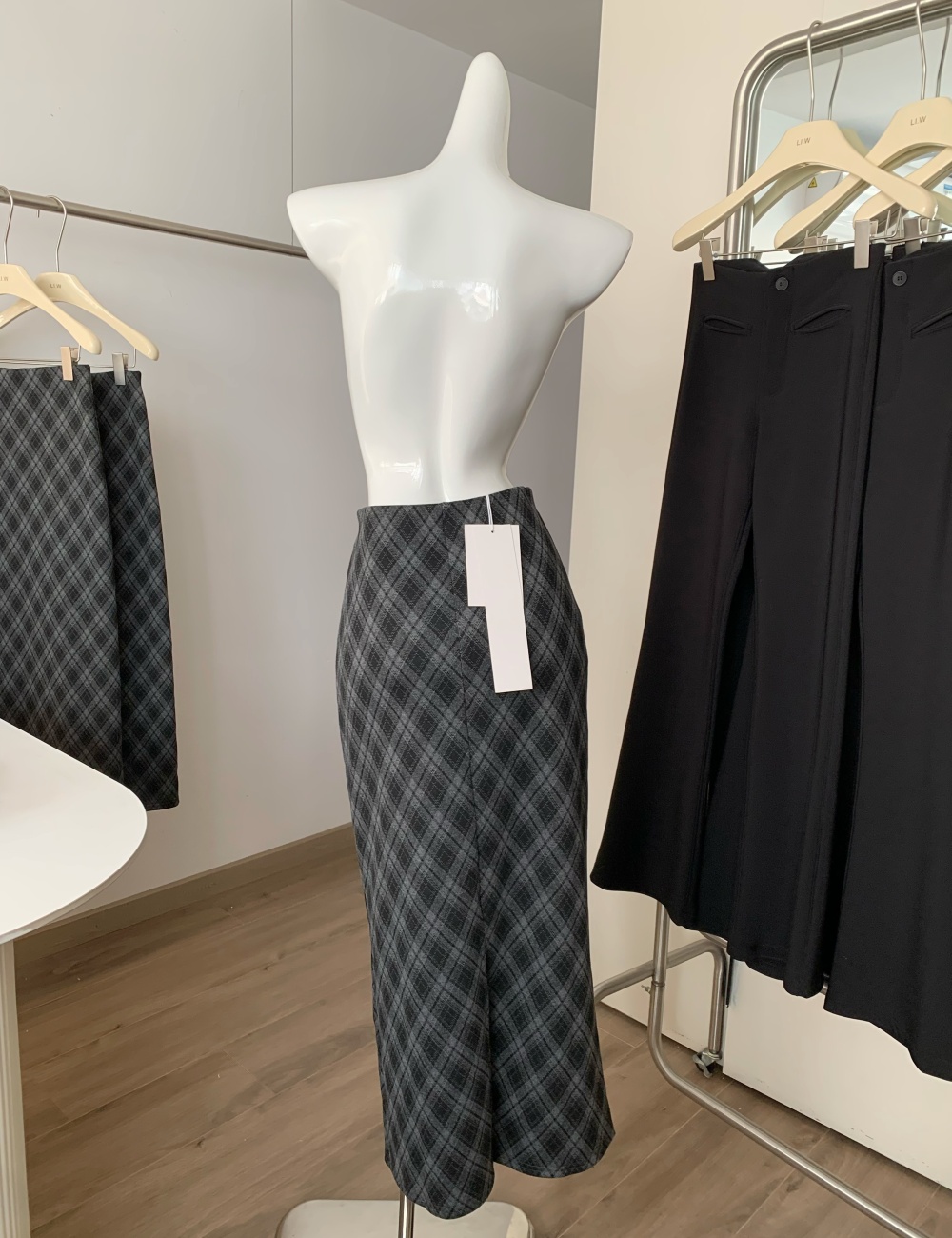 Light plaid winter temperament skirt for women