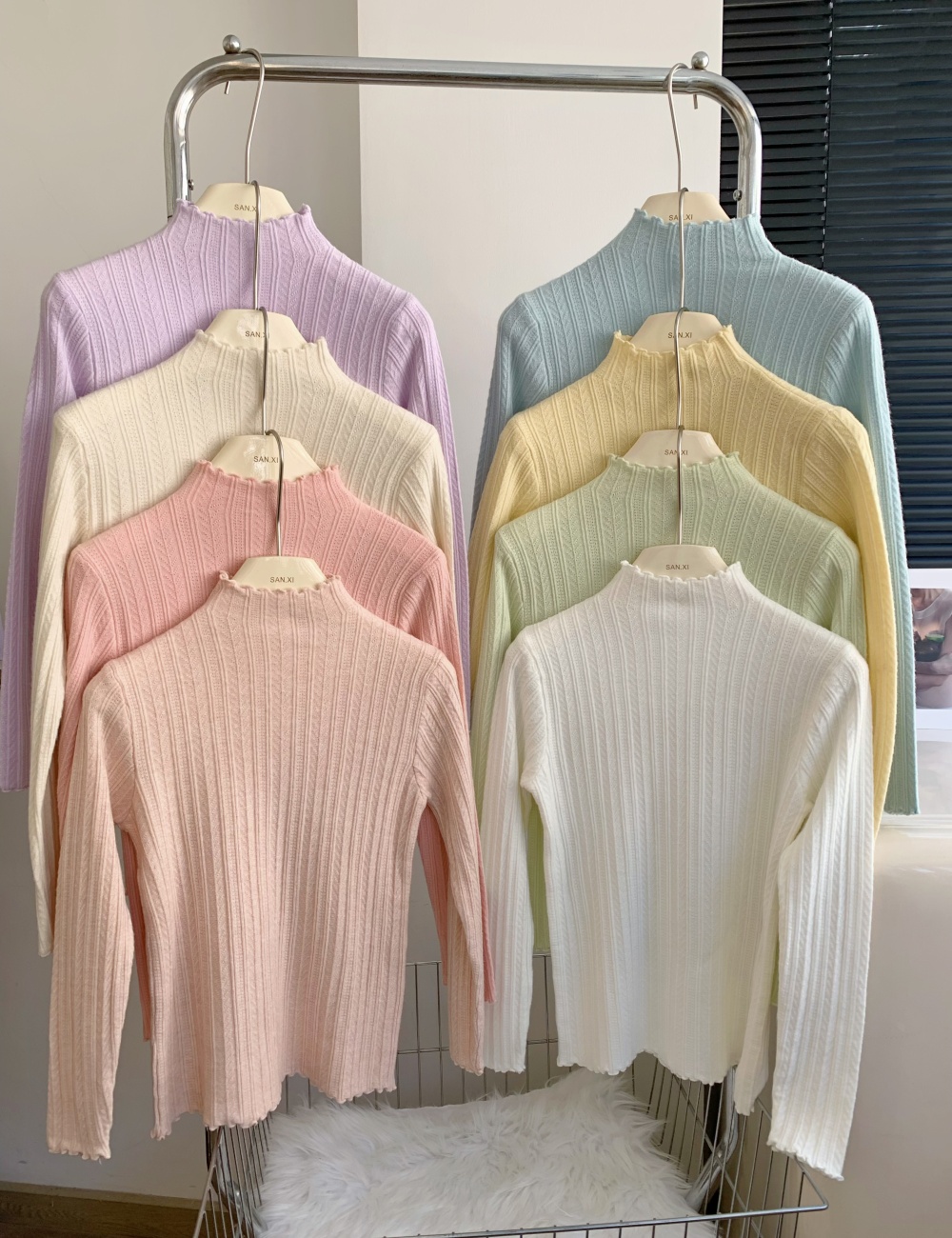 Wood ear bottoming shirt white sweater