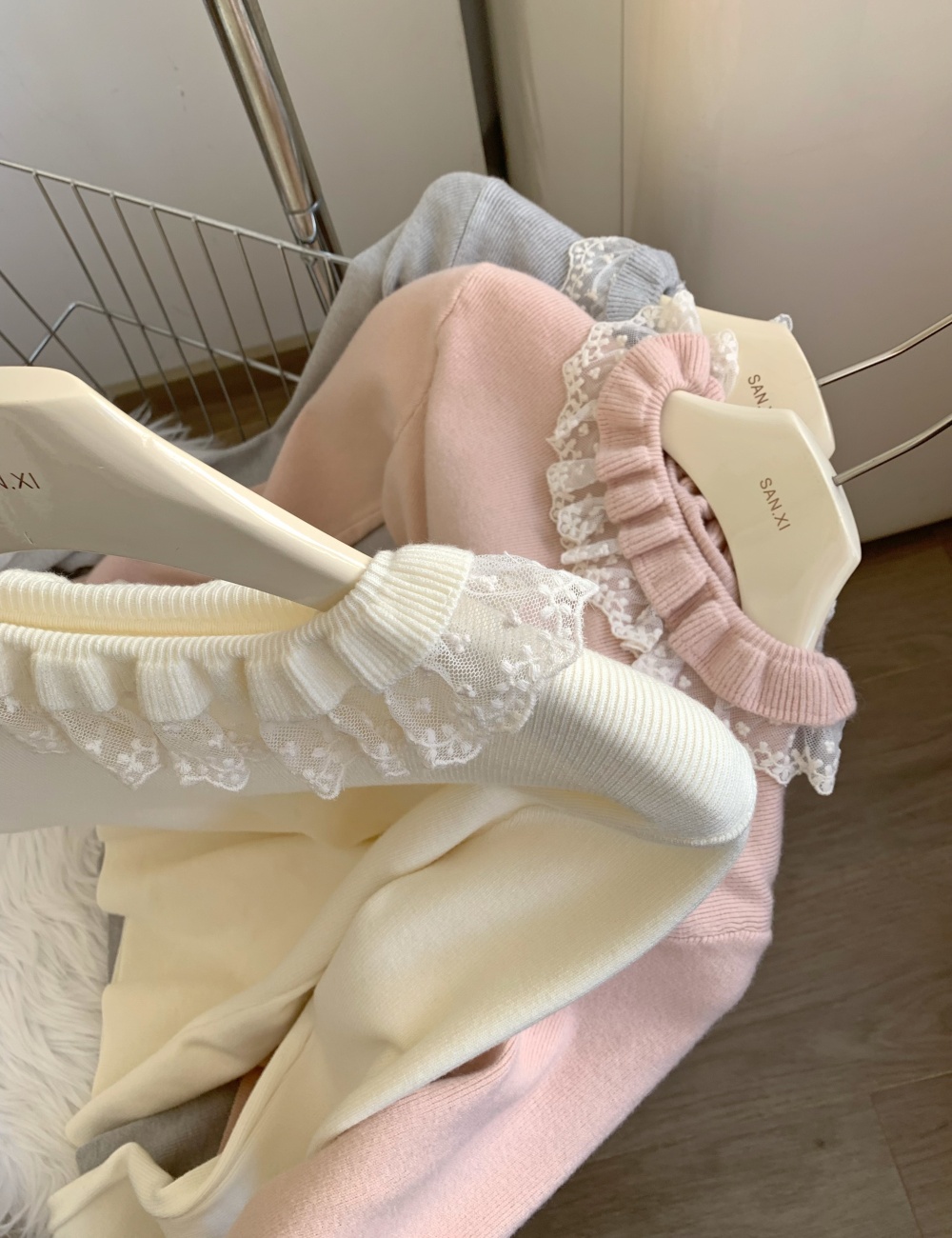 Slim inside the ride bottoming shirt lace tops for women