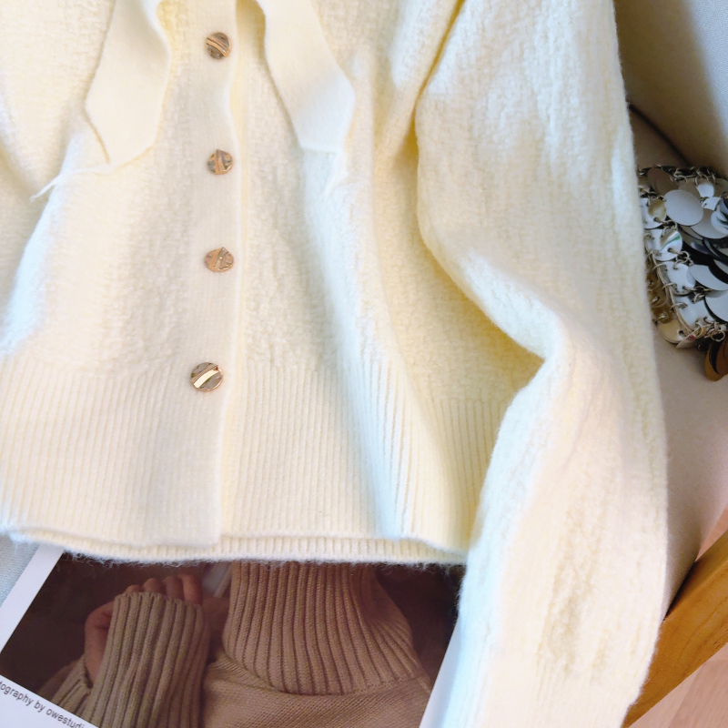 Red short cardigan spring sweater