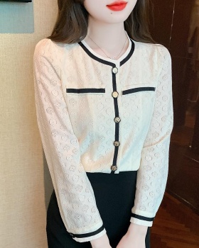Hollow long sleeve round neck embroidered shirt