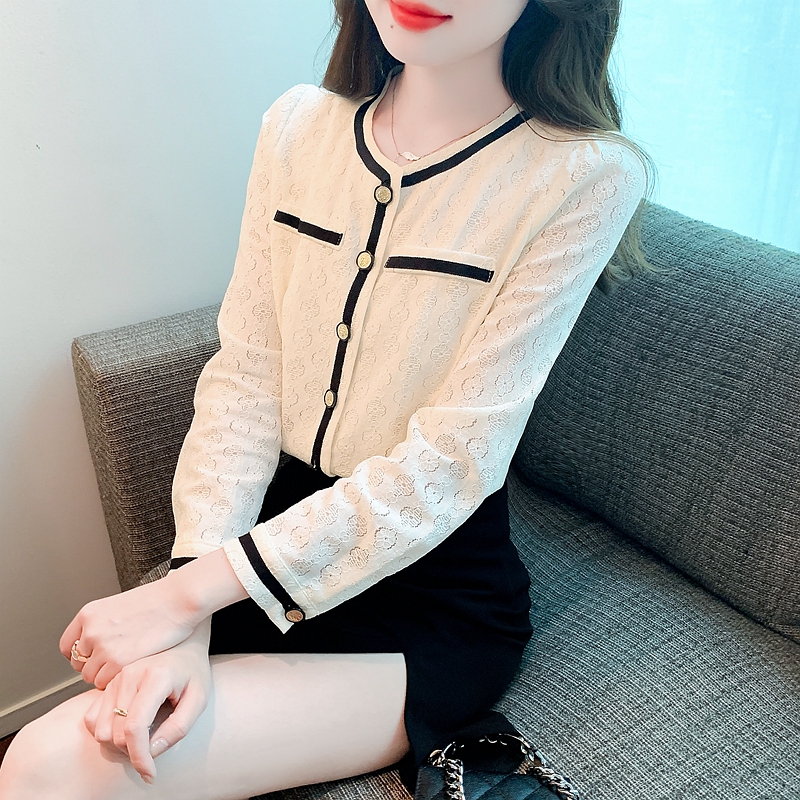 Hollow long sleeve round neck embroidered shirt