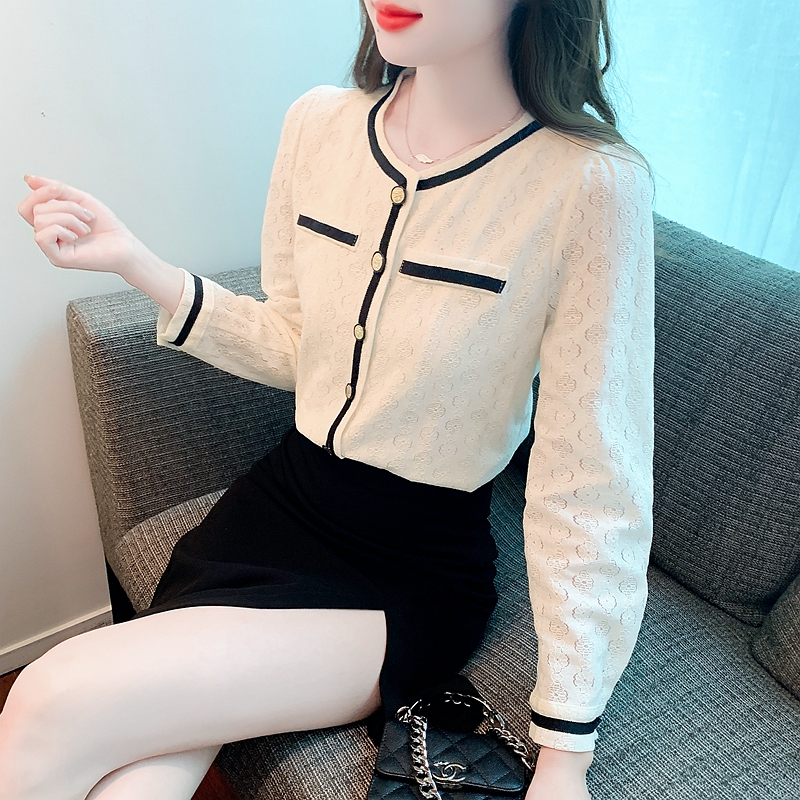 Hollow long sleeve round neck embroidered shirt