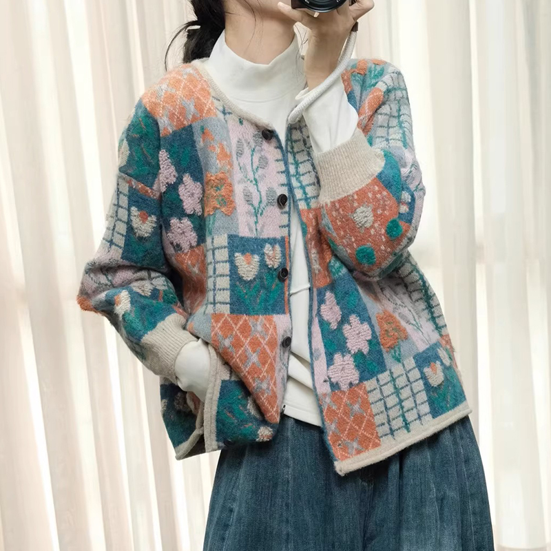 Autumn and winter jacquard coat round neck sweater for women