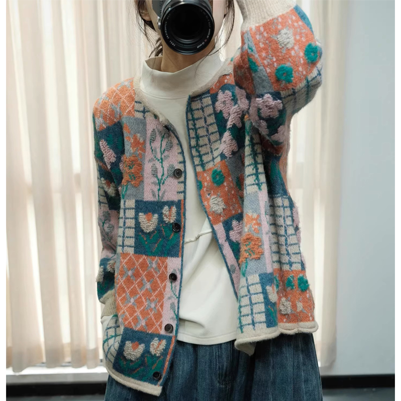 Autumn and winter jacquard coat round neck sweater for women