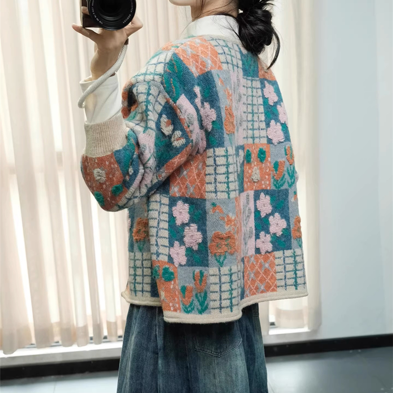 Autumn and winter jacquard coat round neck sweater for women