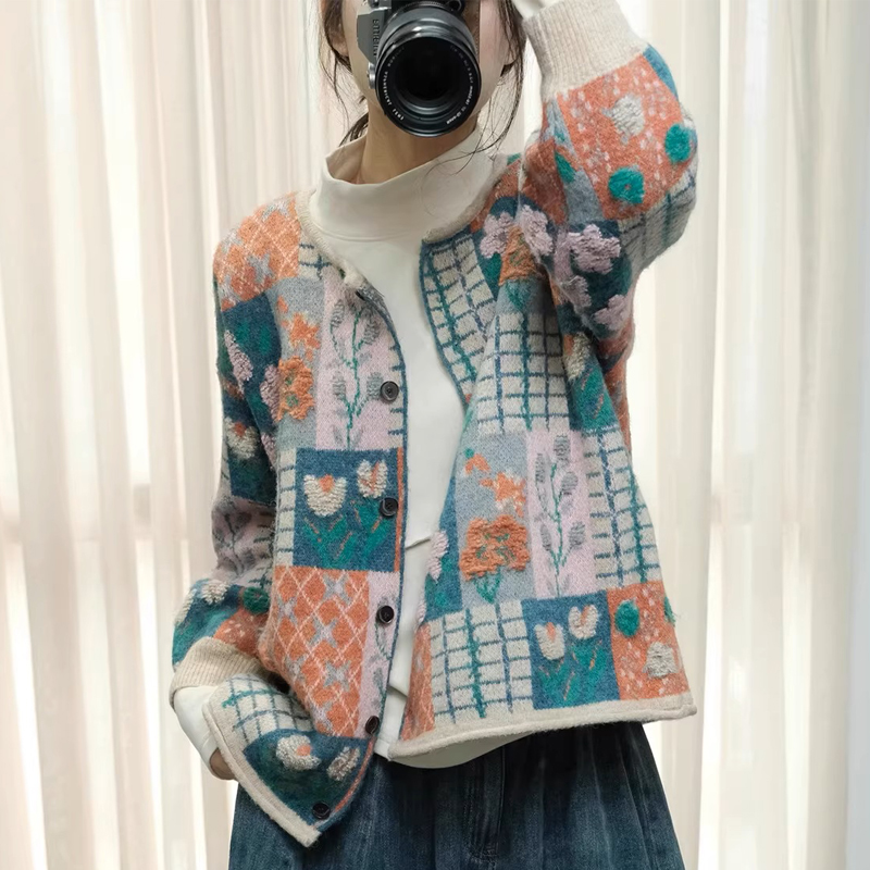 Autumn and winter jacquard coat round neck sweater for women