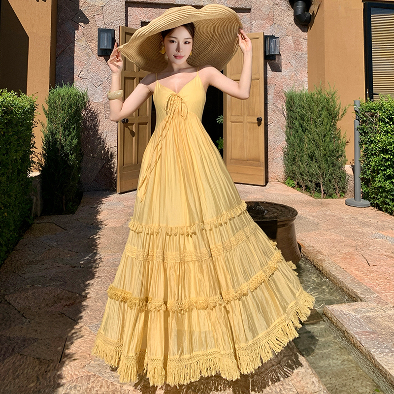 Elegant beautiful long dress big skirt seaside dress