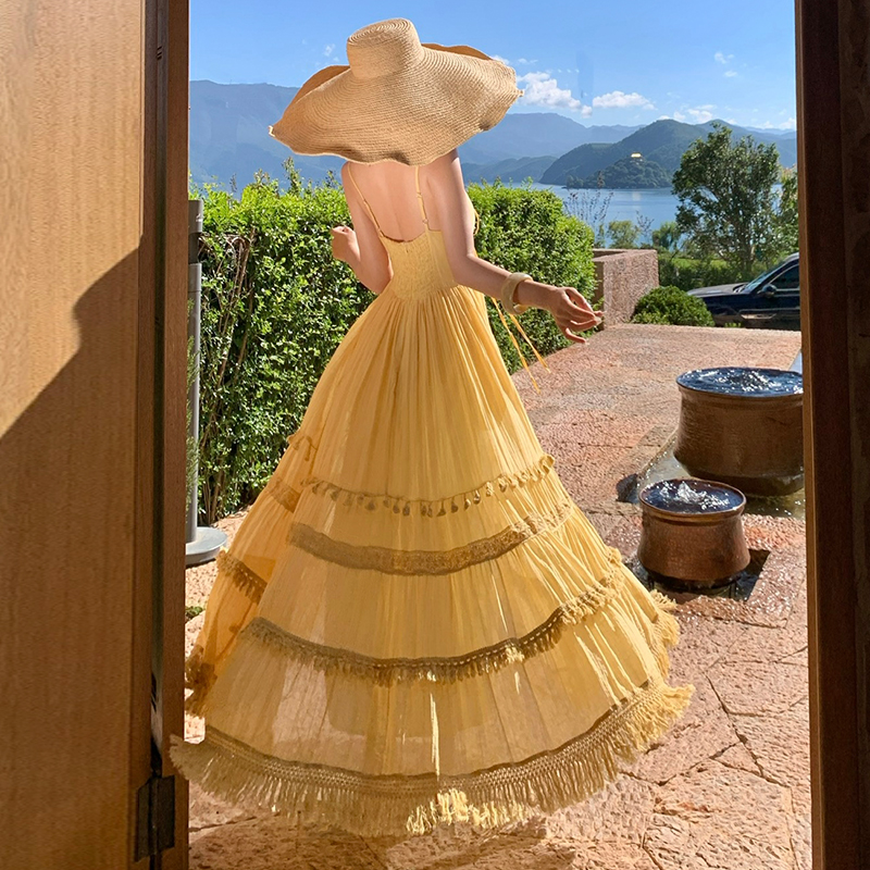 Elegant beautiful long dress big skirt seaside dress