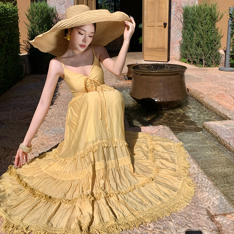 Elegant beautiful long dress big skirt seaside dress