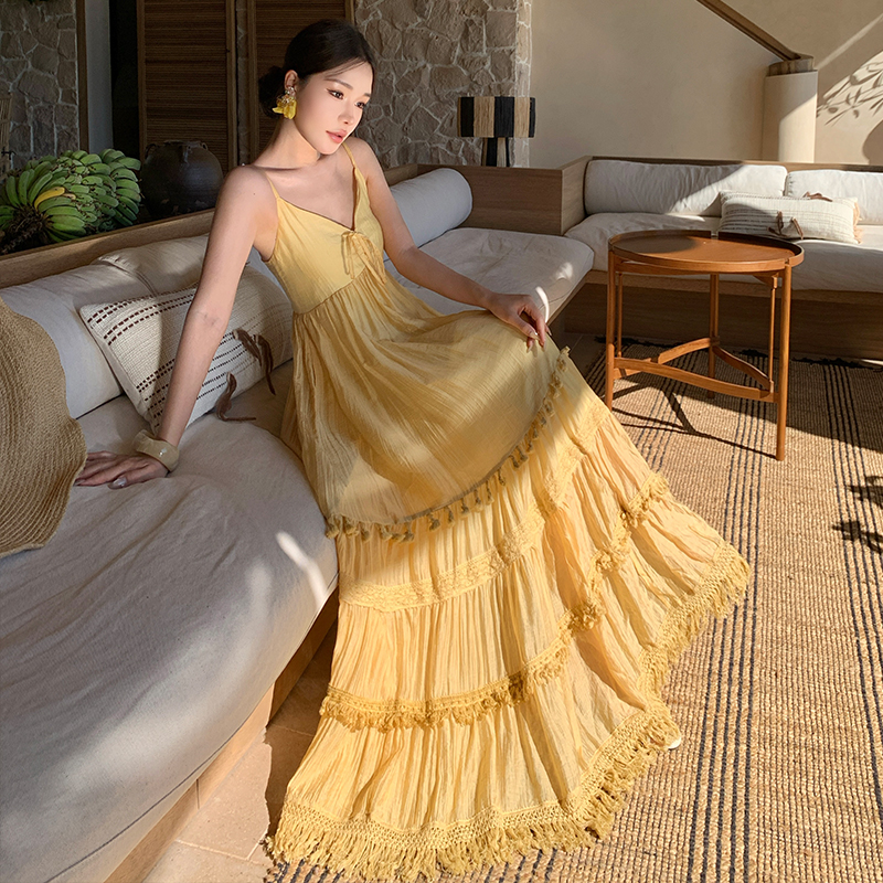 Elegant beautiful long dress big skirt seaside dress