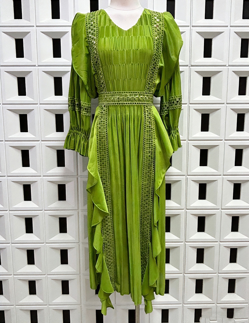 Lantern sleeve fold sequins lace lotus leaf edges dress