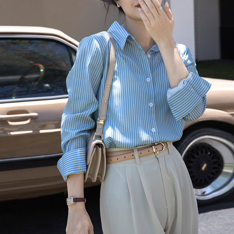 Spring and autumn stripe blue-white blue shirt for women