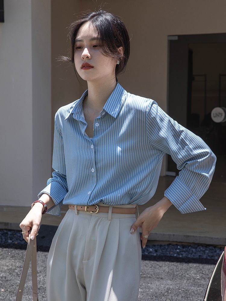Spring and autumn stripe blue-white blue shirt for women