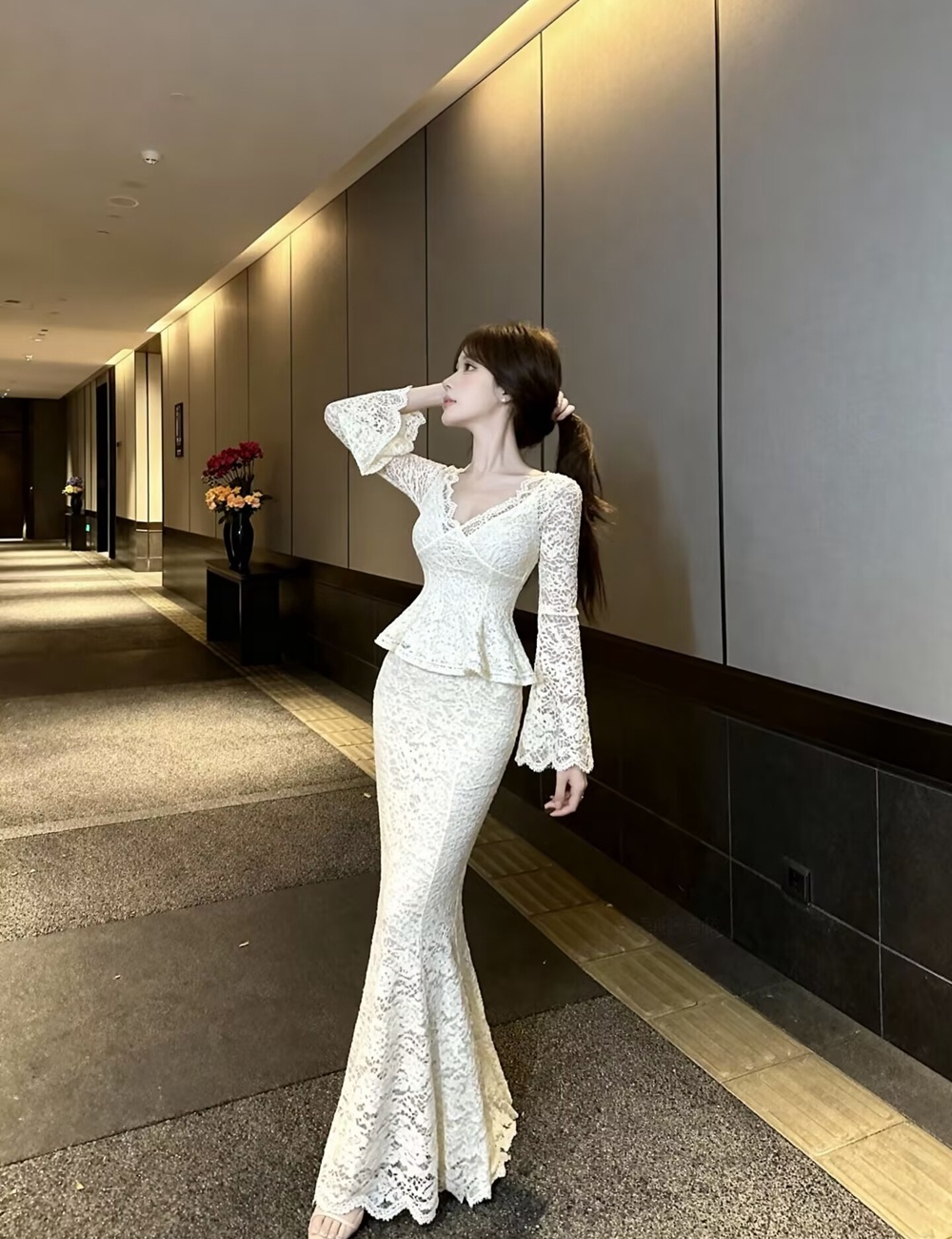 Lace long sleeve short skirt winter tops a set for women