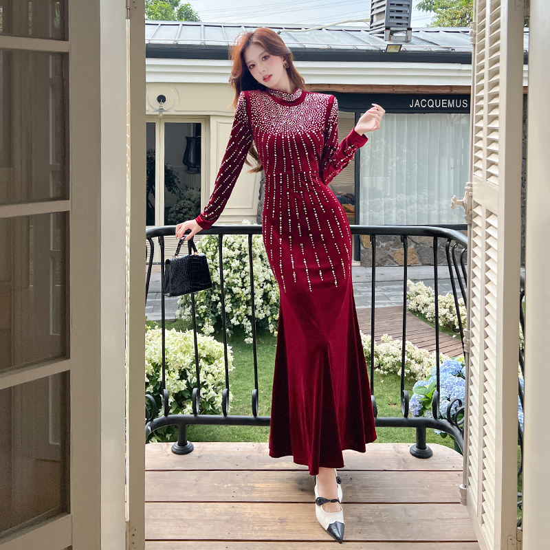 Autumn and winter rhinestone long dress golden velvet dress