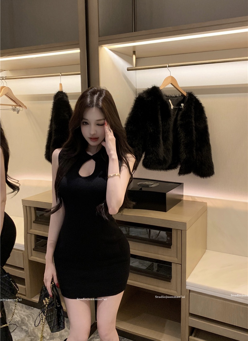 Black pinched waist halter short hollow dress for women