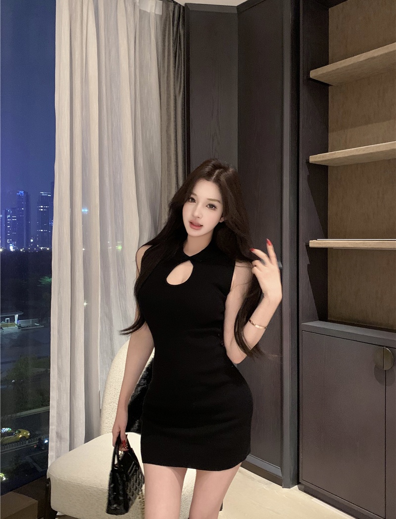 Black pinched waist halter short hollow dress for women