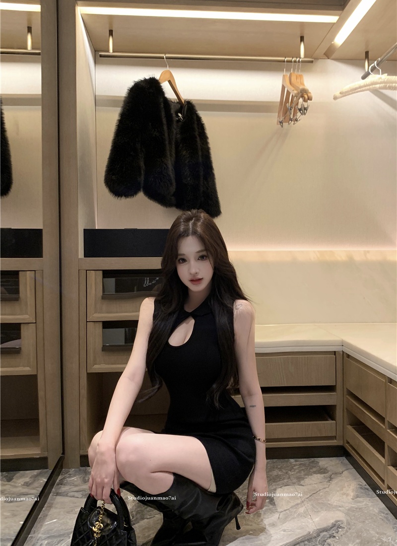 Black pinched waist halter short hollow dress for women