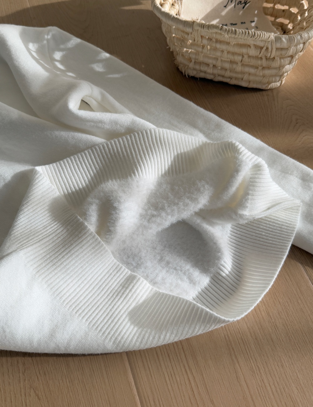 Long sleeve plus velvet knitted thick inside the ride sweater