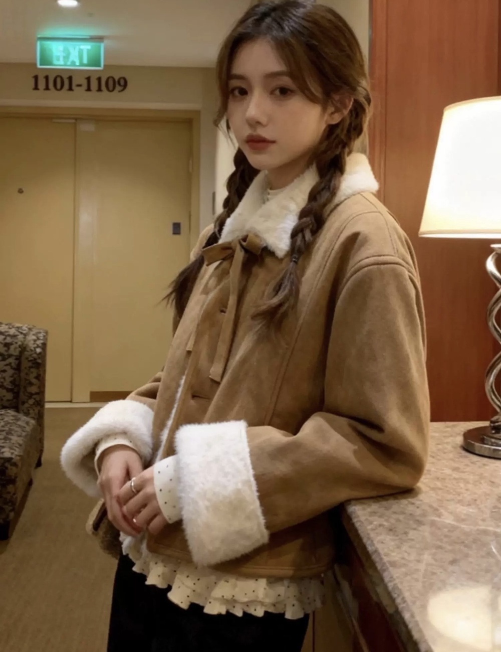 Plush suede short lambs wool brown winter tops