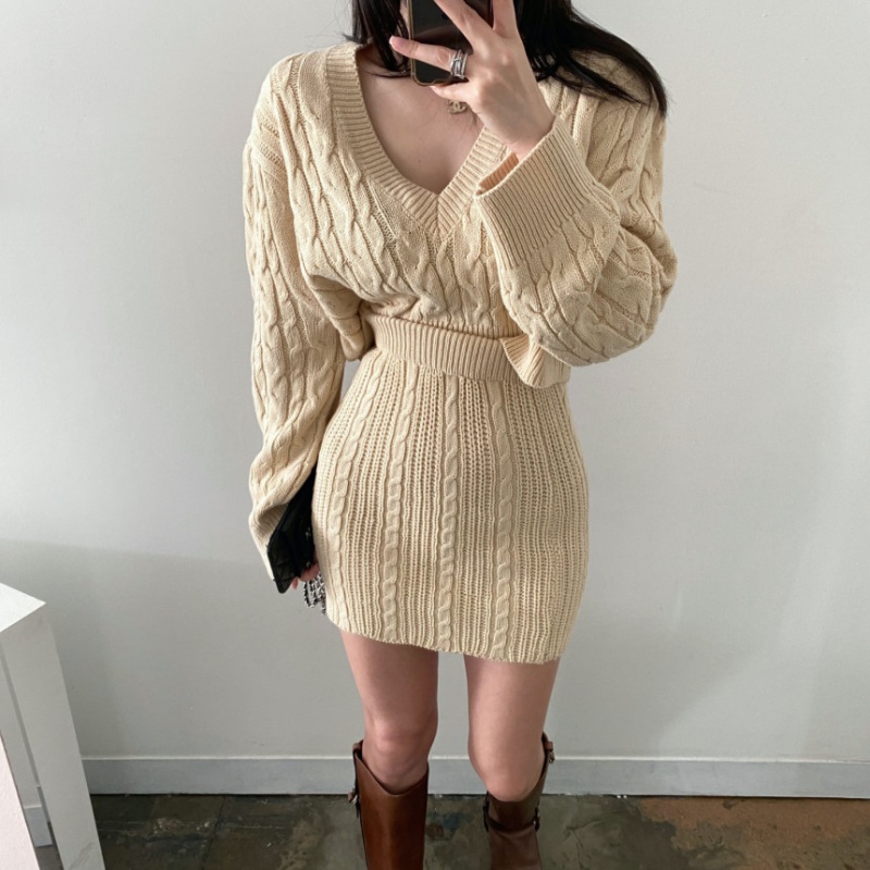 Package hip V-neck sweater slim skirt 2pcs set