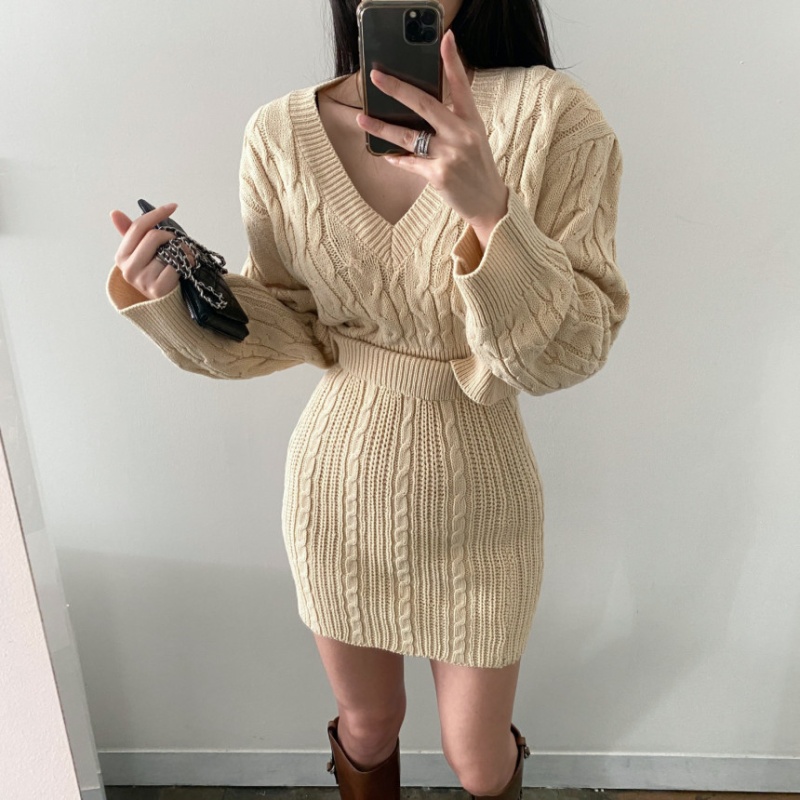 Package hip V-neck sweater slim skirt 2pcs set