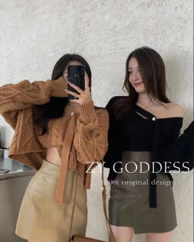 Irregular twist autumn and winter short strapless sweater