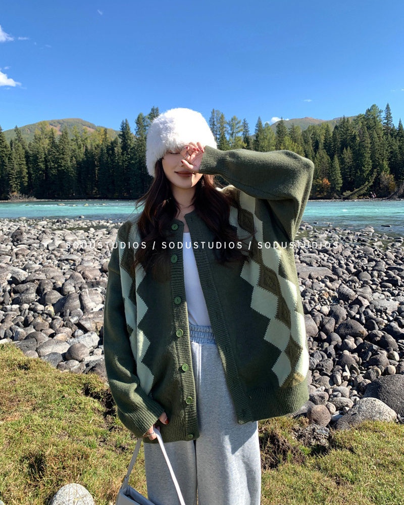 Lazy knitted twist retro beautiful bottoming cardigan