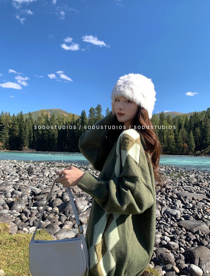 Lazy knitted twist retro beautiful bottoming cardigan