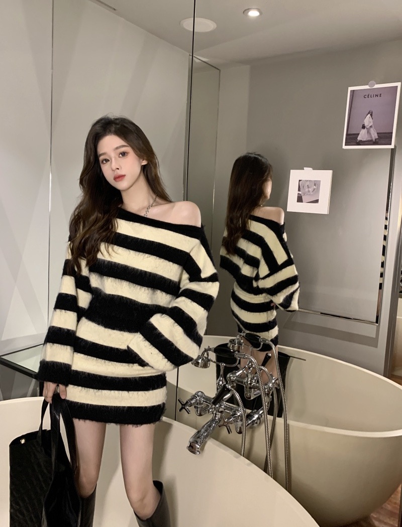 Knitted enticement skirt stripe sweater 2pcs set for women