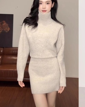 Package hip inside the ride T-back pinched waist dress for women