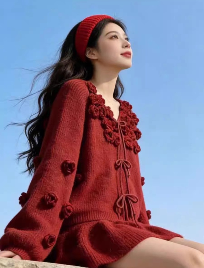 V-neck red temperament short skirt bow spring sweater a set