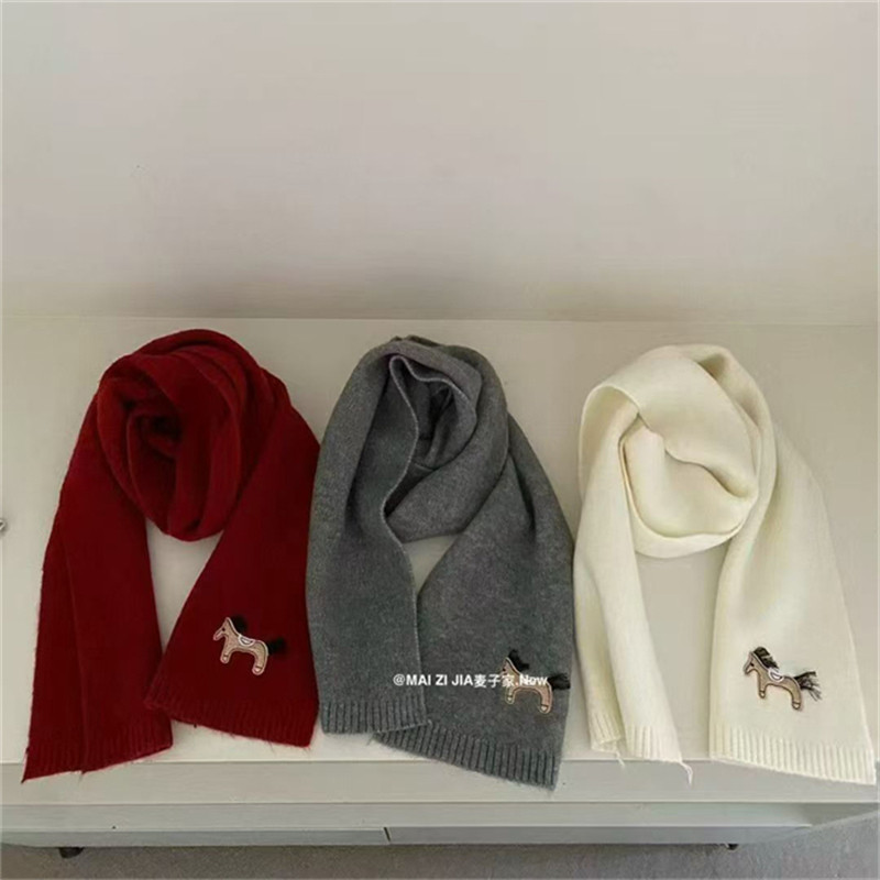 Embroidery pony Casual scarves winter show young sweater