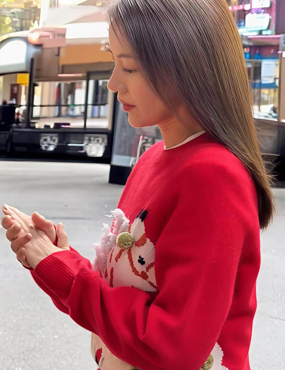 Round neck cartoon show young pony sweater for women