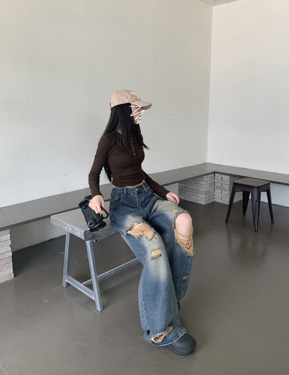 Retro autumn holes washed jeans for women